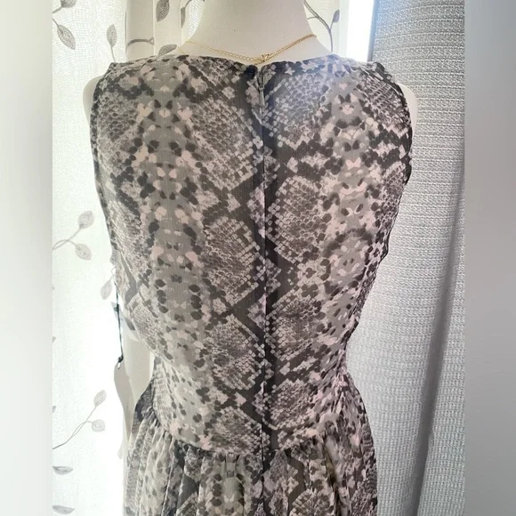 NWT Leith Gray Light Pink Snake Print Sleeveless Women's Maxi Dress Size Small - Picture 5 of 10